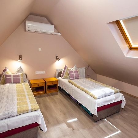 Cecey Apartman Eger Zewnętrze zdjęcie