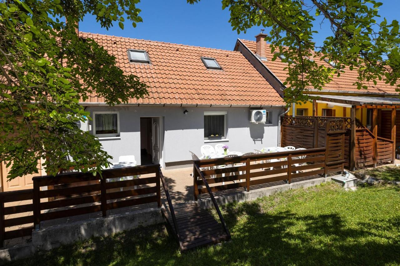 Cecey Apartman Eger Zewnętrze zdjęcie