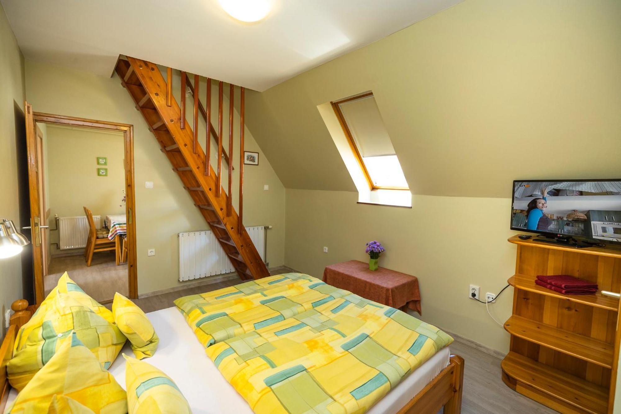 Cecey Apartman Eger Zewnętrze zdjęcie