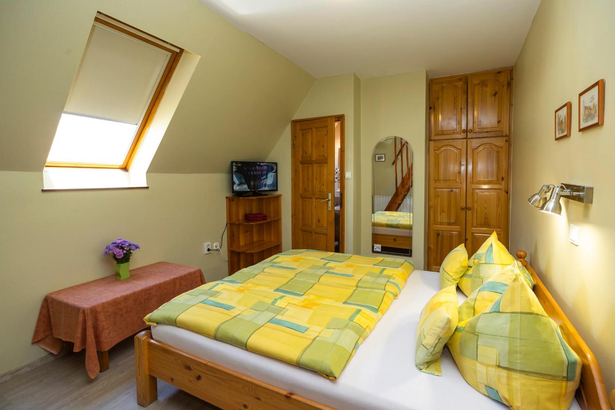 Cecey Apartman Eger Zewnętrze zdjęcie