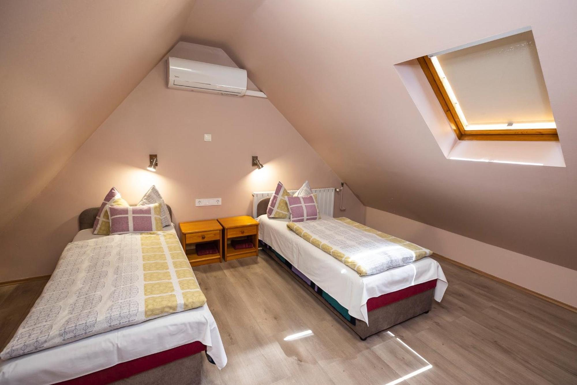 Cecey Apartman Eger Zewnętrze zdjęcie